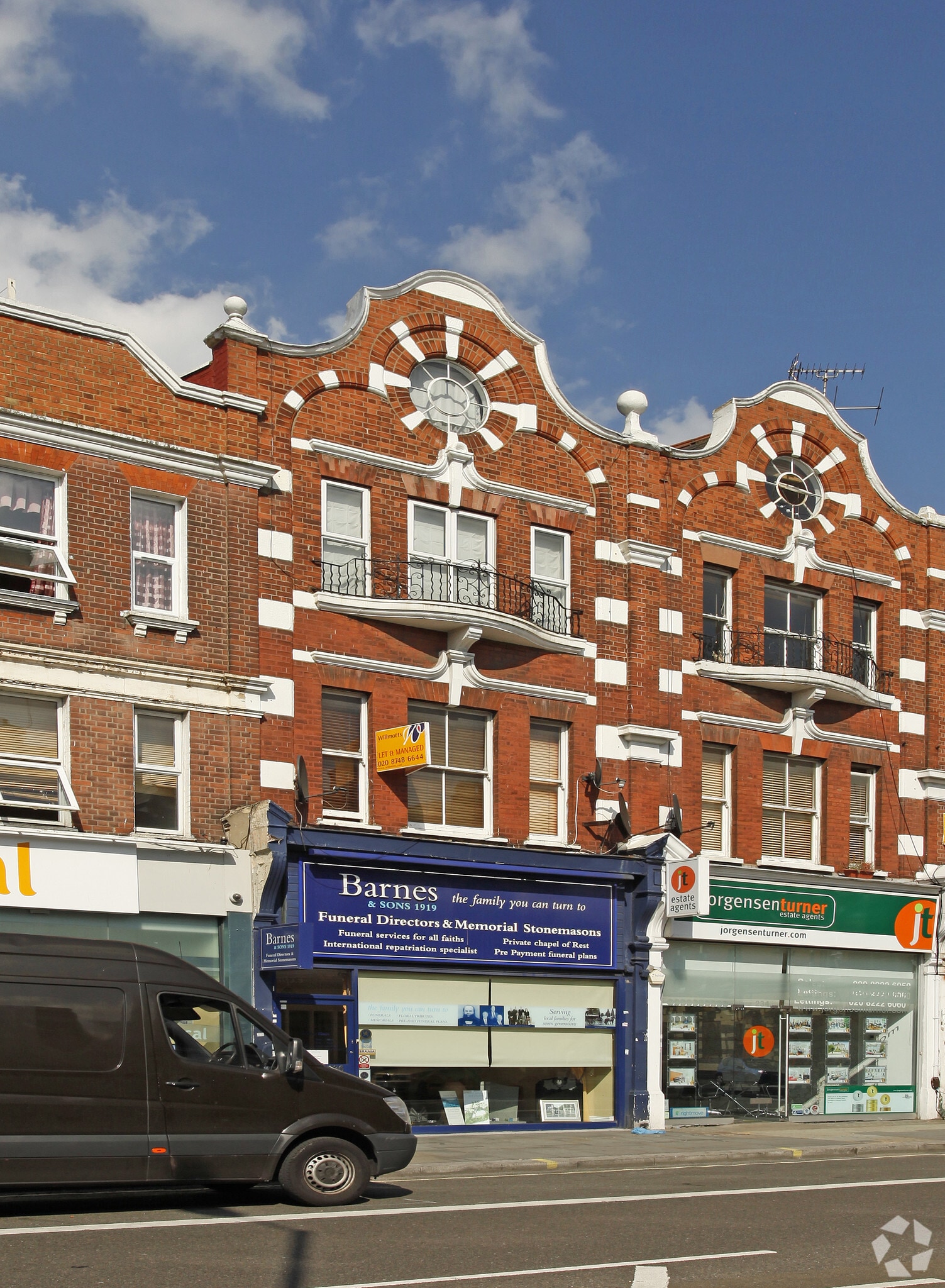 236 Uxbridge Rd, London for sale Primary Photo- Image 1 of 1