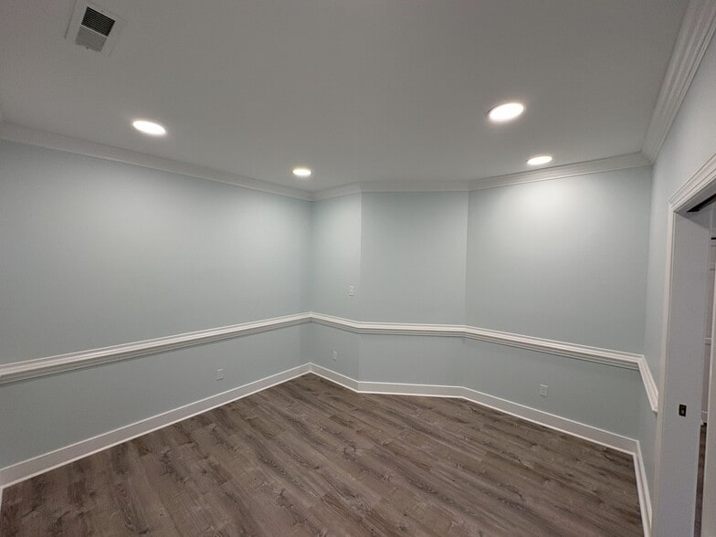 162-170 Wind Chime Ct, Raleigh, NC for lease - Interior Photo - Image 3 of 8