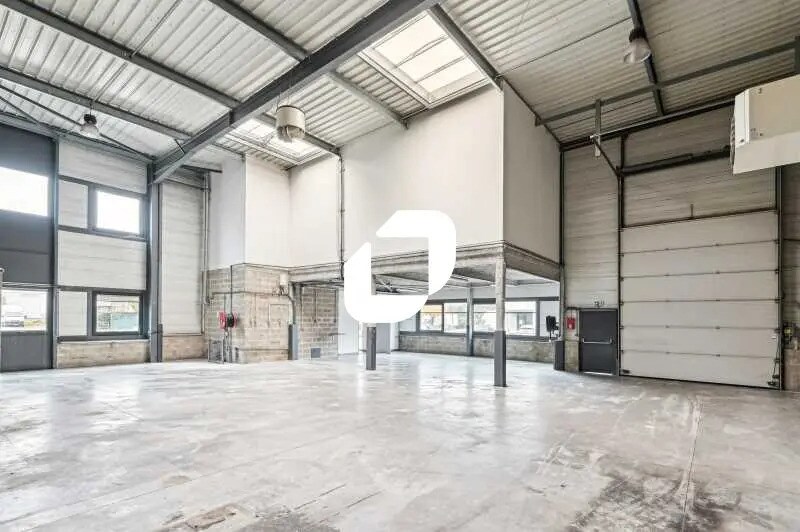Flex in Gennevilliers for lease - Building Photo - Image 2 of 4