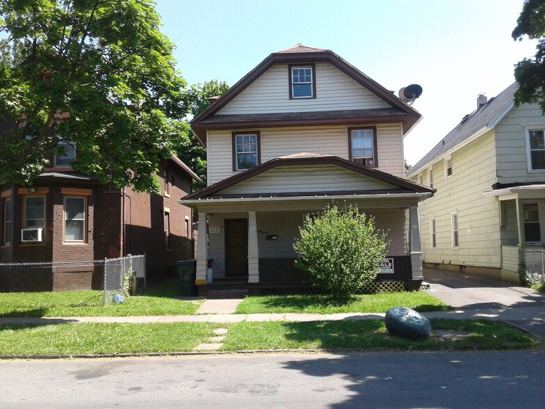 77 Ambrose St, Rochester, NY 14608