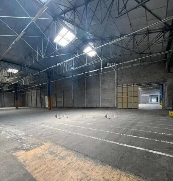 Industrial in Nîmes for lease - Interior Photo - Image 3 of 3