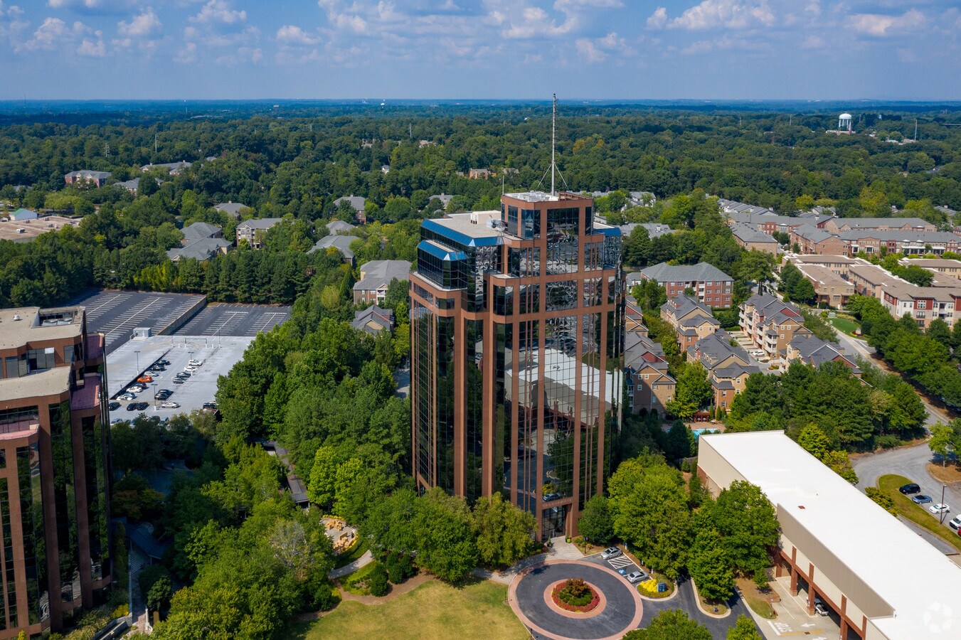 1050 Crown Pointe Pky, Atlanta, GA, 30338 Retail Space For Lease
