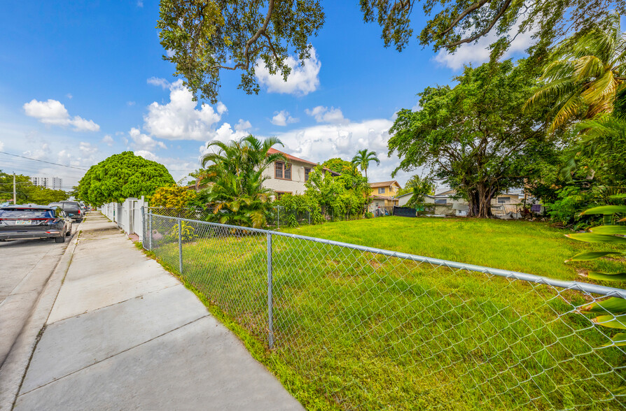 1873 NW Flagler Ter, Miami, FL for sale - Primary Photo - Image 1 of 3