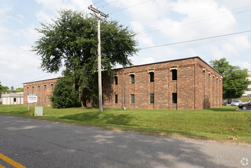 6440 Flying Cloud Dr, Eden Prairie, MN for lease - Building Photo - Image 2 of 6