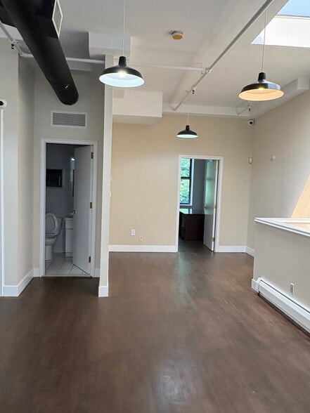 571 W 183rd St, New York, NY for lease - Building Photo - Image 2 of 9