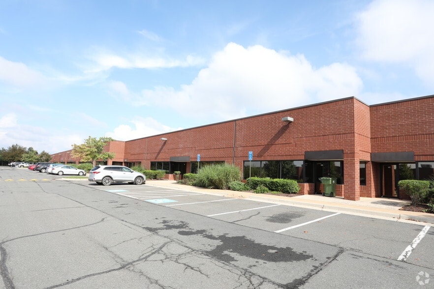 44190 Waxpool Rd, Ashburn, VA for lease - Building Photo - Image 3 of 3