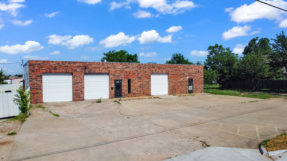 2879 N Hillcrest, Moore, OK for sale - Building Photo - Image 3 of 32