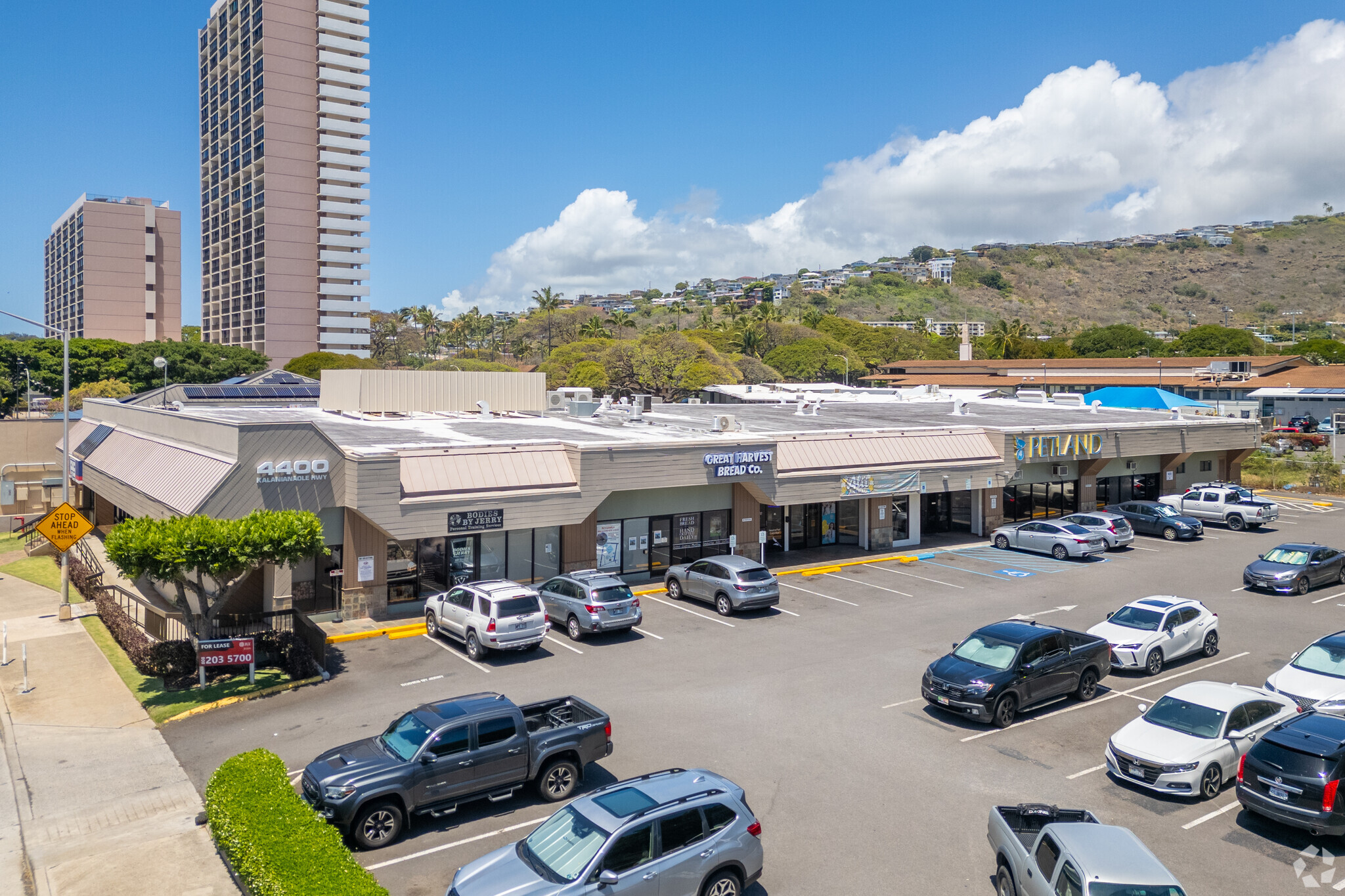 4400 Kalanianaole Hwy, Honolulu, HI for lease Primary Photo- Image 1 of 11