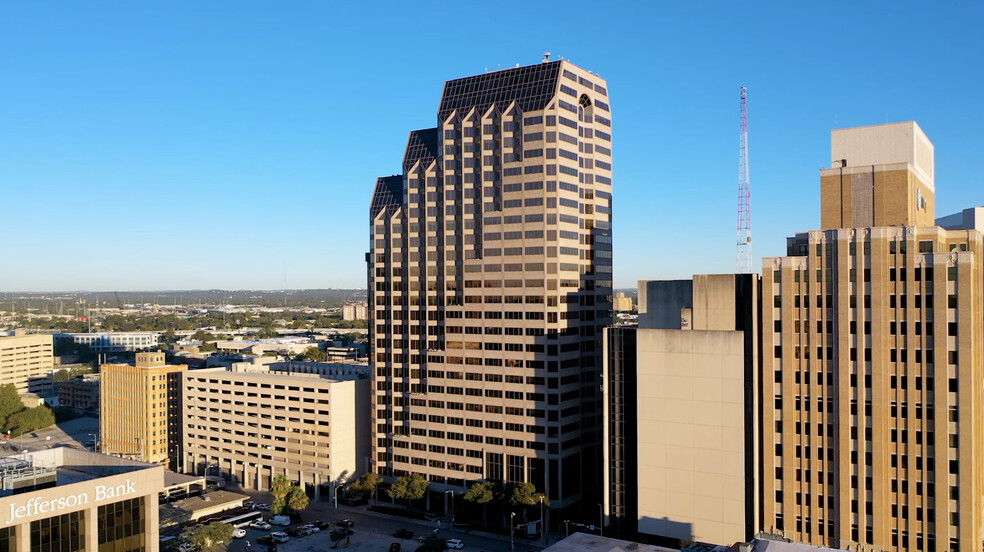 300 Convent St, San Antonio, TX for lease - Aerial Video - Image 2 of 9