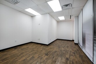 12042 Blanco Rd, San Antonio, TX for lease Interior Photo- Image 2 of 14