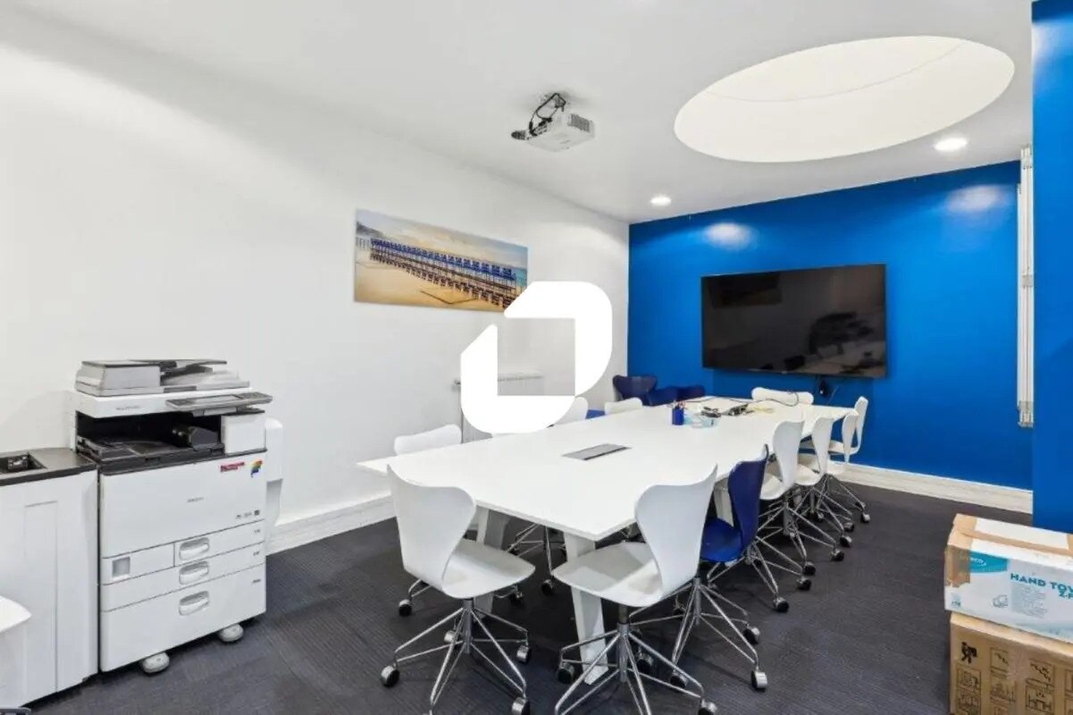 Office in Paris for sale Interior Photo- Image 1 of 24