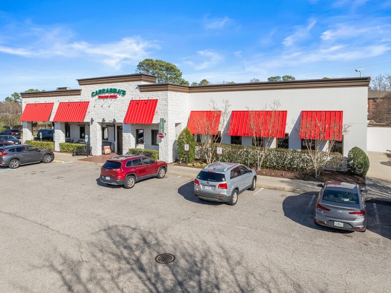 Carrabba's and Vacant Restaurant portfolio of 2 properties for sale on LoopNet.com - Building Photo - Image 2 of 10