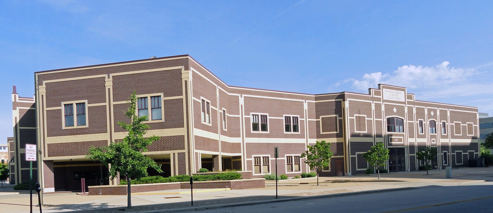 110-301 N Adams St, Green Bay, WI for lease Building Photo- Image 1 of 27