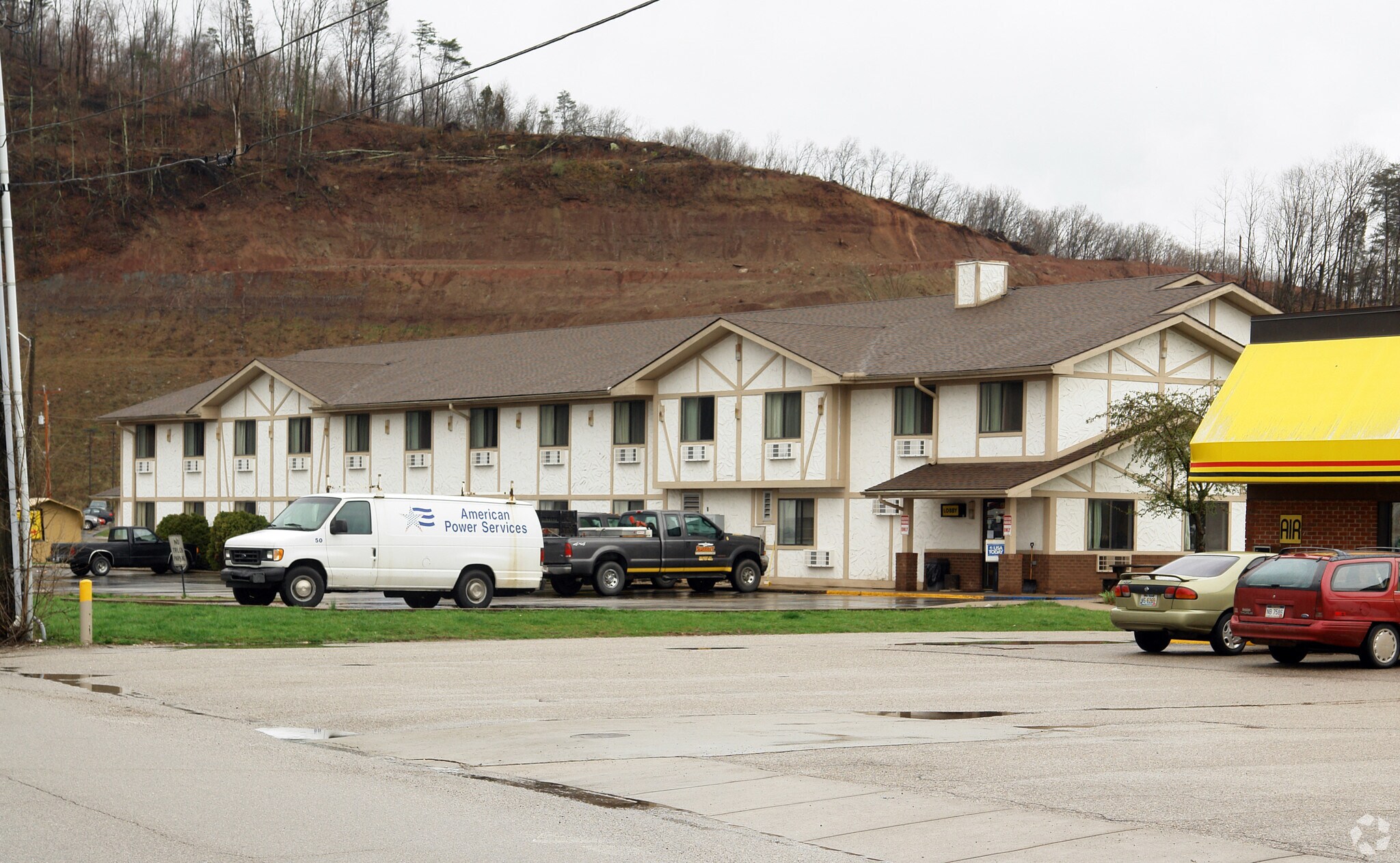 102 Duke Dr, Ripley, WV for sale Primary Photo- Image 1 of 1