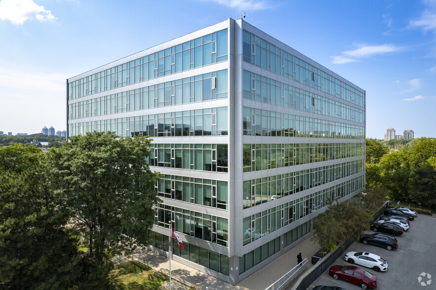 180 Duncan Mill Rd, Toronto, ON for lease - Building Photo - Image 1 of 5