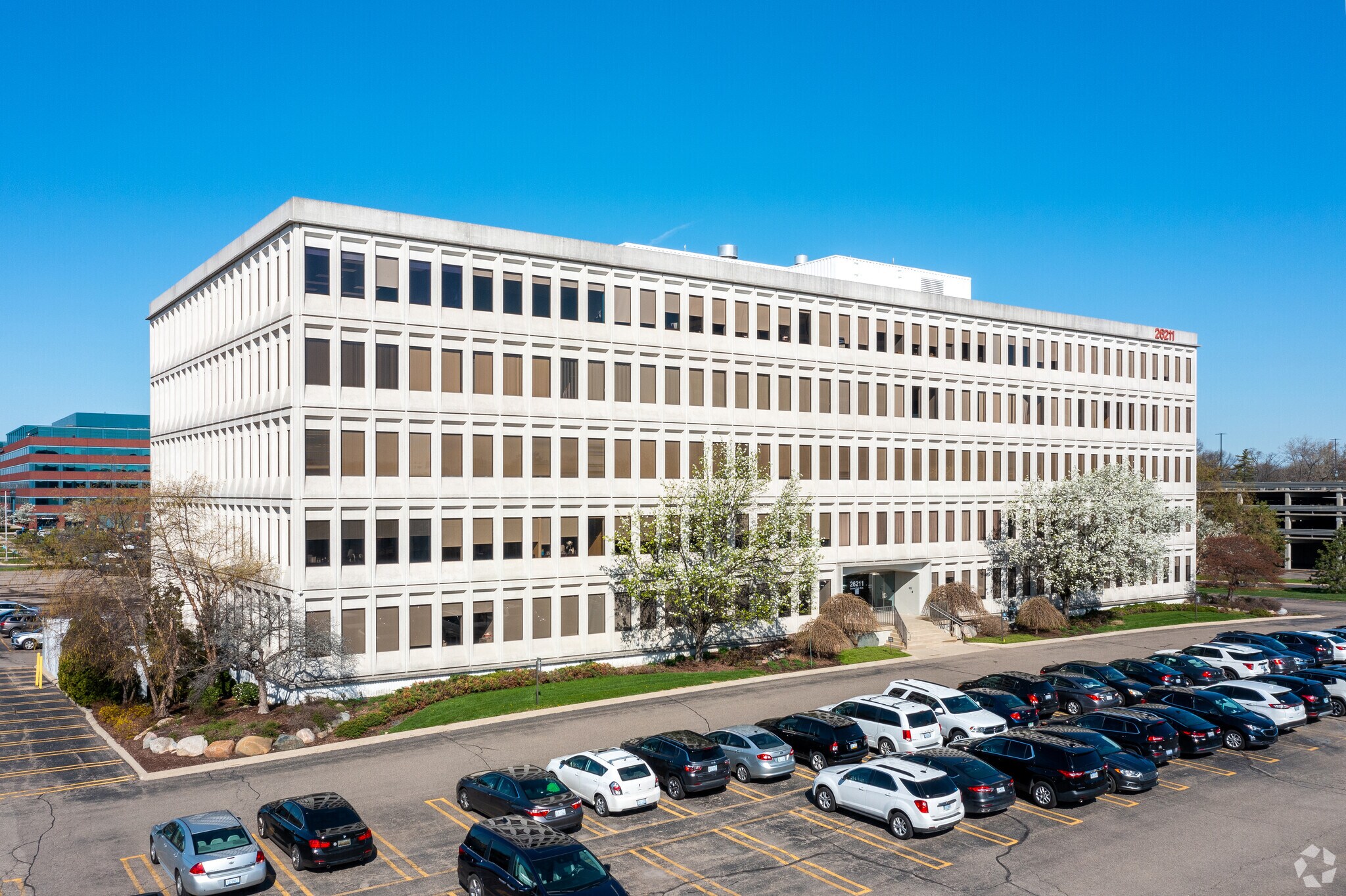 26211 Central Park Blvd, Southfield, MI for lease Building Photo- Image 1 of 23