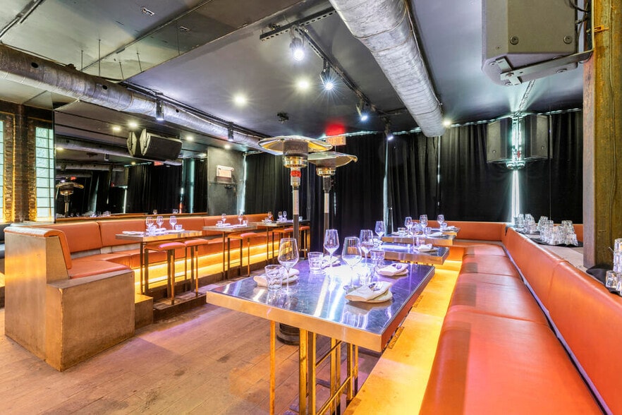 52 Rue Saint-Jacques, Montréal, QC for sale - Building Photo - Image 2 of 7