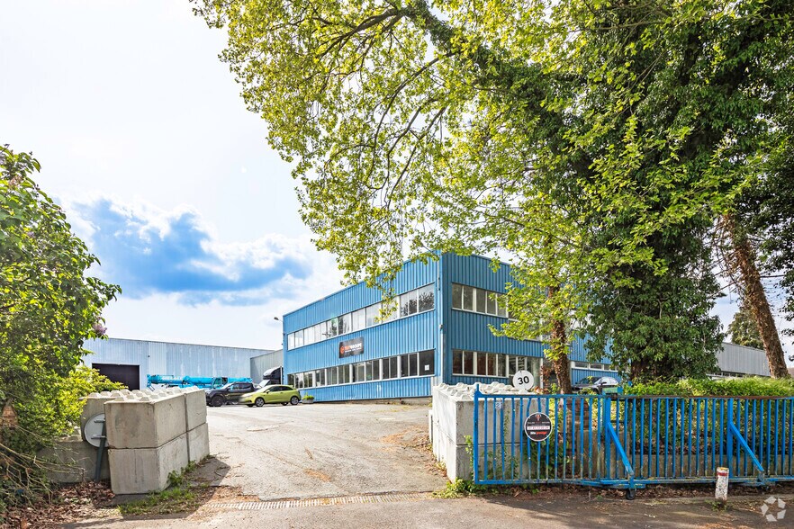 Avenue Du Château, Saint-Ouen-l'Aumône for lease - Primary Photo - Image 1 of 2