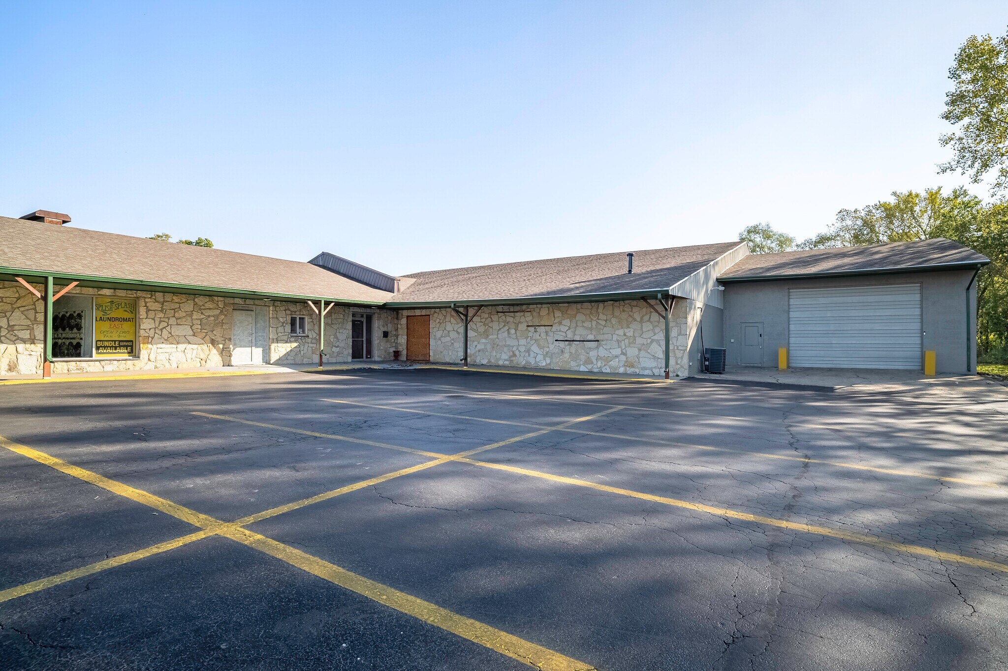 1220 Richards St, Joliet, IL for lease Building Photo- Image 1 of 25