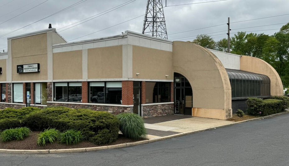 881 Main St, Sayreville, NJ for lease - Building Photo - Image 2 of 9