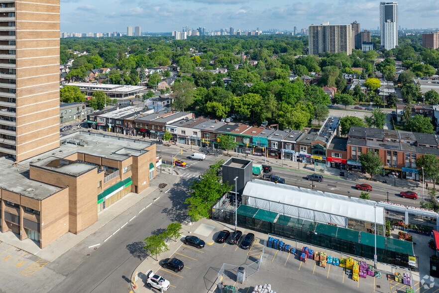2666 Danforth Ave, Toronto, ON for sale - Building Photo - Image 2 of 21
