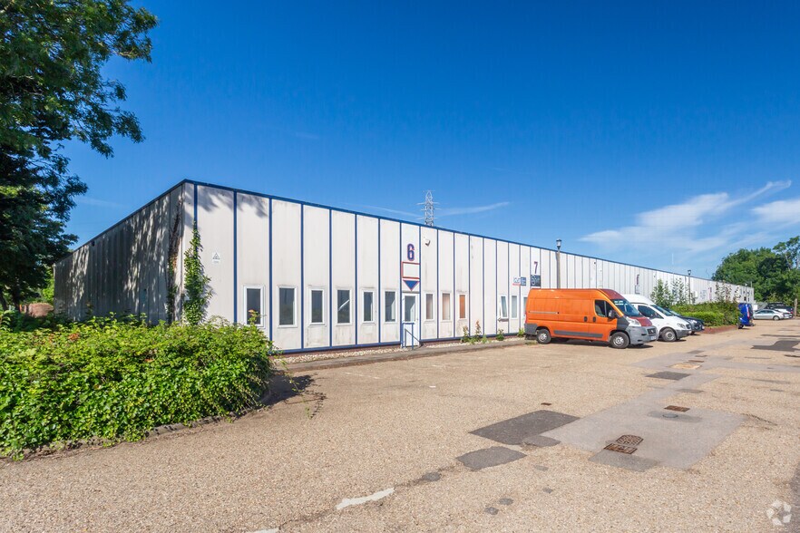 7-12 Maxwell Rd, Peterborough for sale - Primary Photo - Image 1 of 1