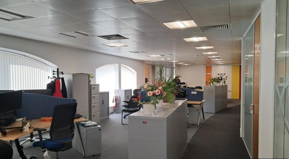 Guildford Rd, Leatherhead for lease Interior Photo- Image 1 of 6