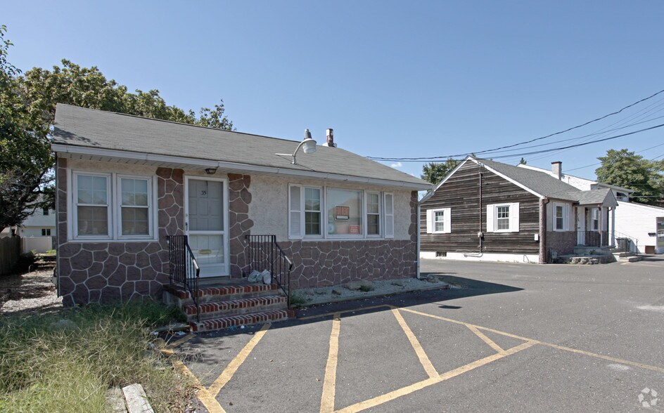 35 Princeton Ave, Brick, NJ 08724 Office for Sale
