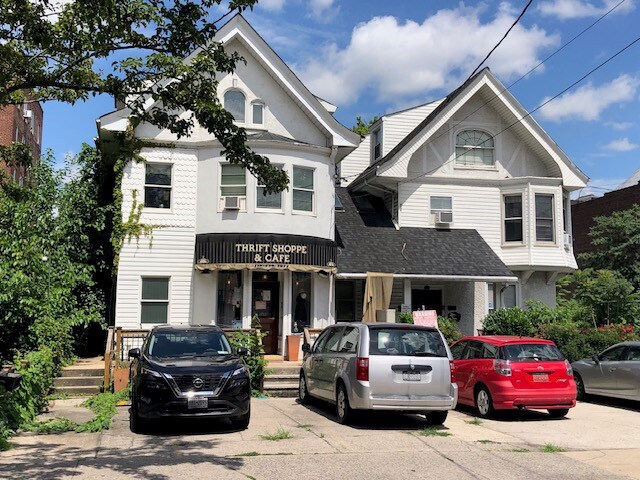 305-307 Saint Marks Pl, Staten Island, NY for sale - Primary Photo - Image 1 of 1