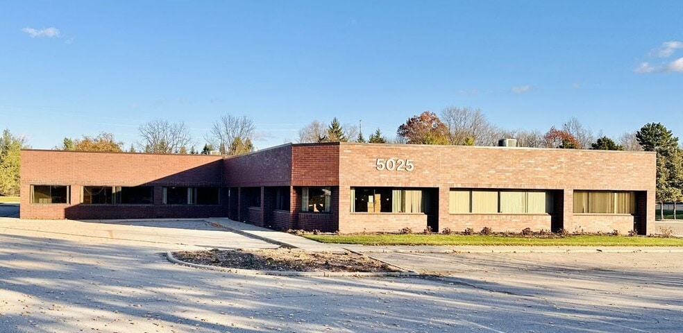 5025 Venture Dr, Ann Arbor, MI for lease - Building Photo - Image 1 of 6