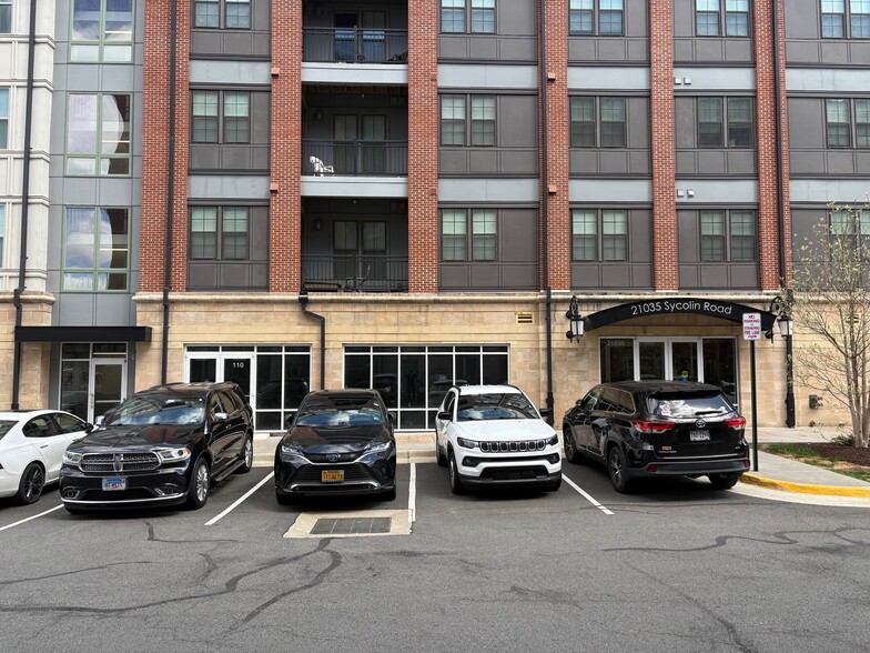 42775 Generation Dr, Ashburn, VA for lease - Building Photo - Image 1 of 3