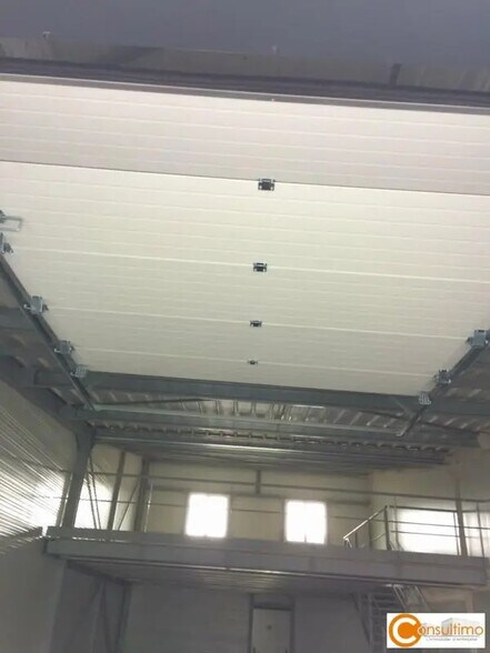 Flex in Bordeaux for lease - Interior Photo - Image 3 of 3