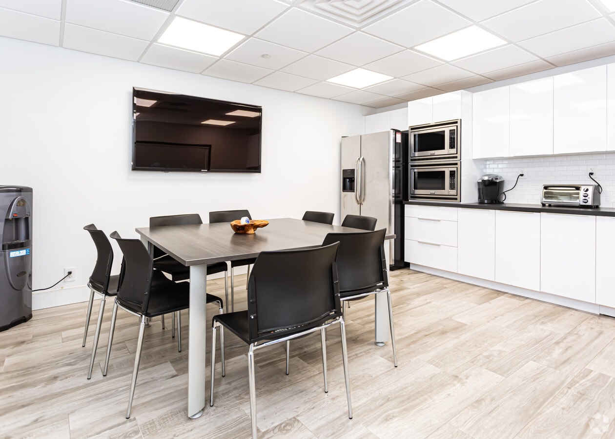 2655 Le Jeune Rd, Coral Gables, FL 33134 Gables International Plaza