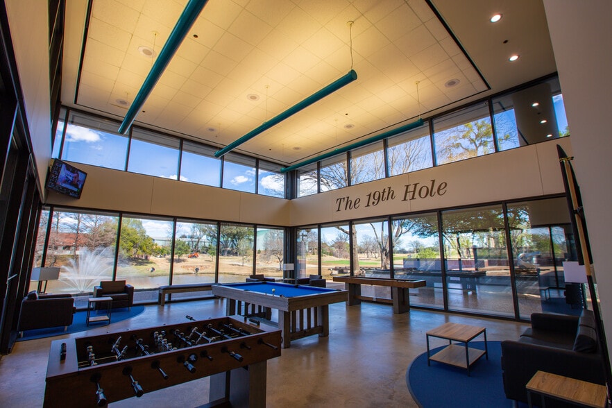 1600 Viceroy Dr, Dallas, TX for lease - Interior Photo - Image 2 of 2