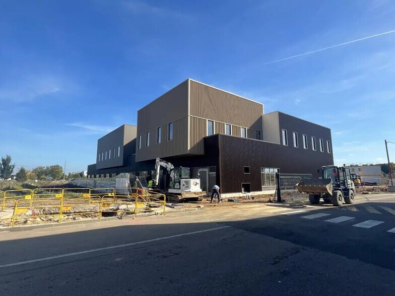 Flex in Buchelay for sale - Construction Photo - Image 2 of 3