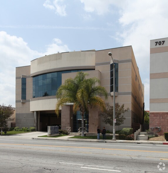 723 S Garfield Ave, Alhambra, CA 91801