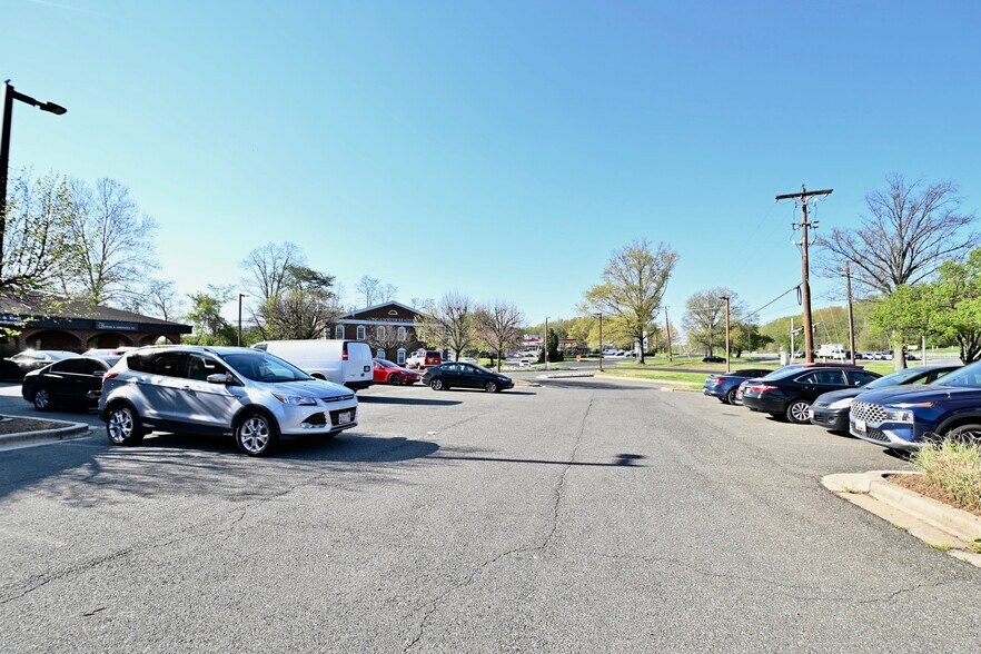 10903 Indian Head Hwy, Fort Washington, MD 20744 Prospect Square