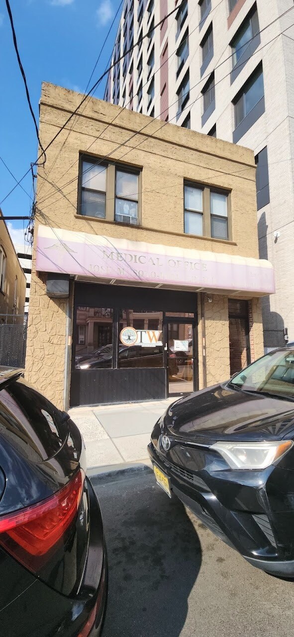 516 51st St, West New York, NJ for lease Primary Photo- Image 1 of 16