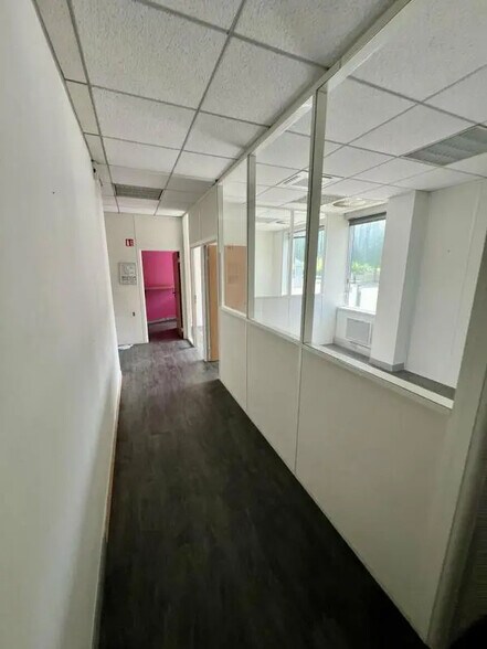 Office in Villepinte for sale - Interior Photo - Image 3 of 9