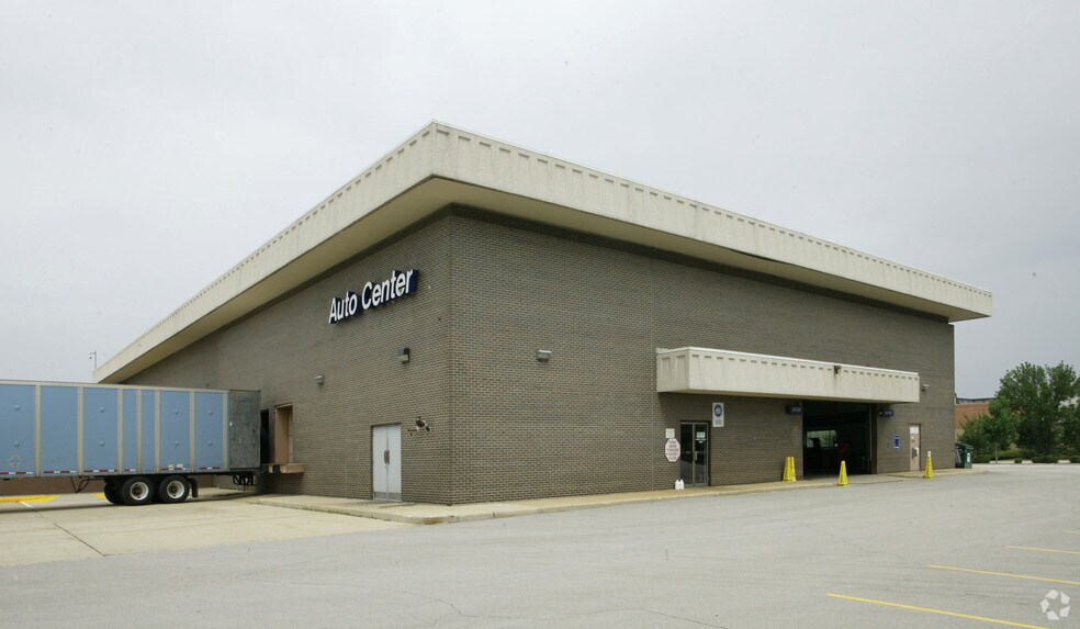 5200 S 76th St, Greendale, WI for sale - Building Photo - Image 1 of 1