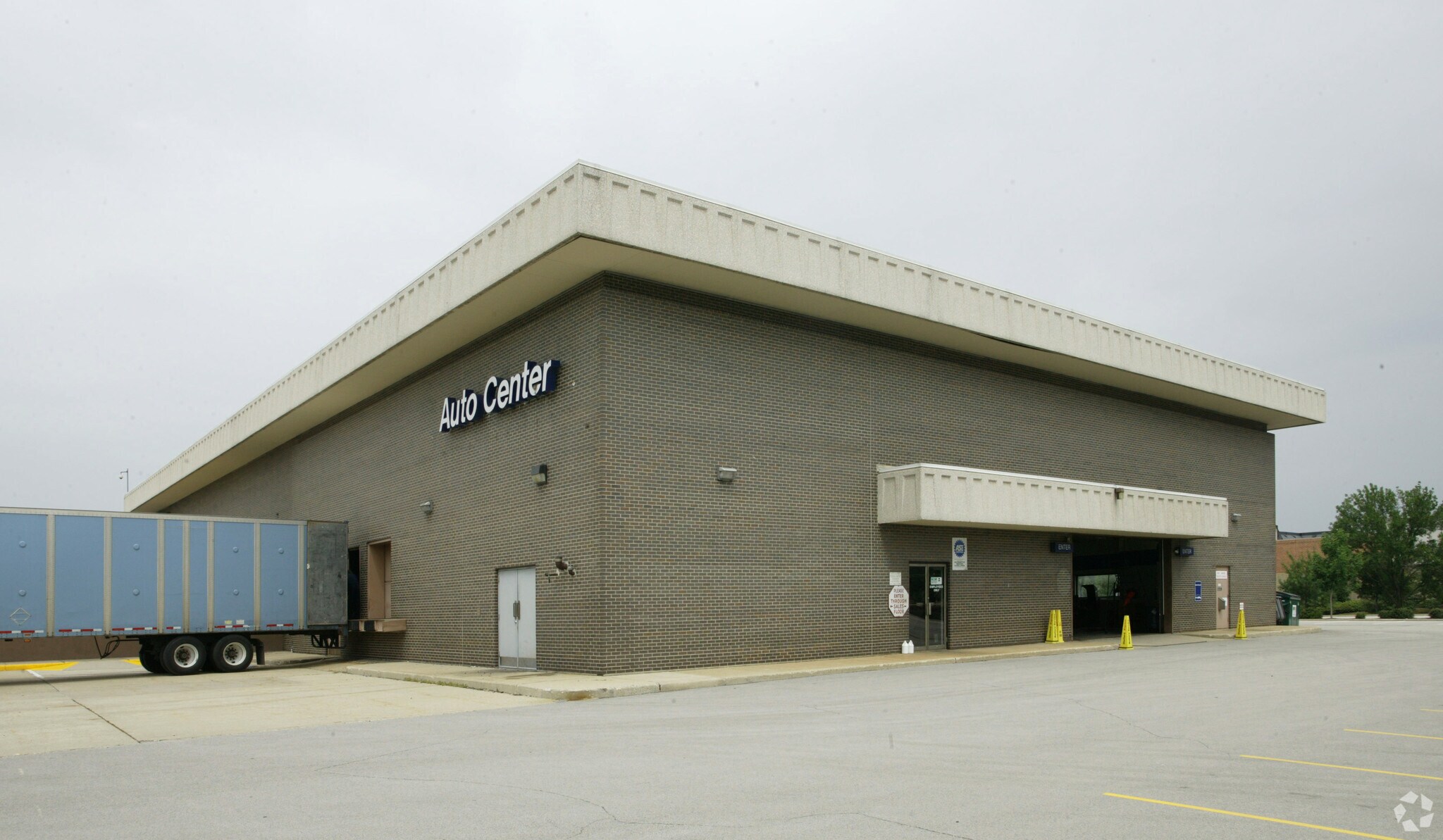 5200 S 76th St, Greendale, WI for sale Building Photo- Image 1 of 1