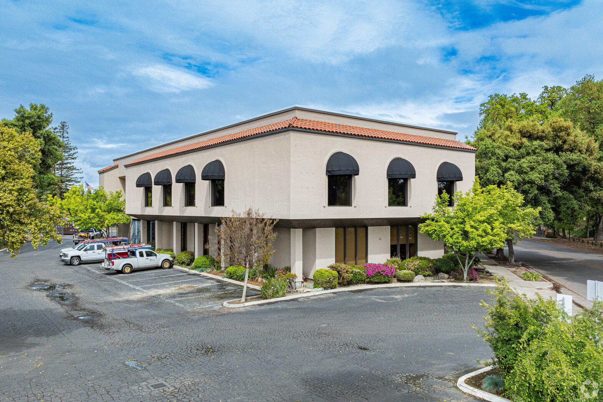 3120-3132 W Main St, Visalia, CA for lease Building Photo- Image 1 of 8