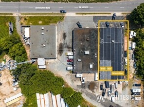 4425-4427 Brookshire Blvd, Charlotte, NC for lease Building Photo- Image 2 of 2