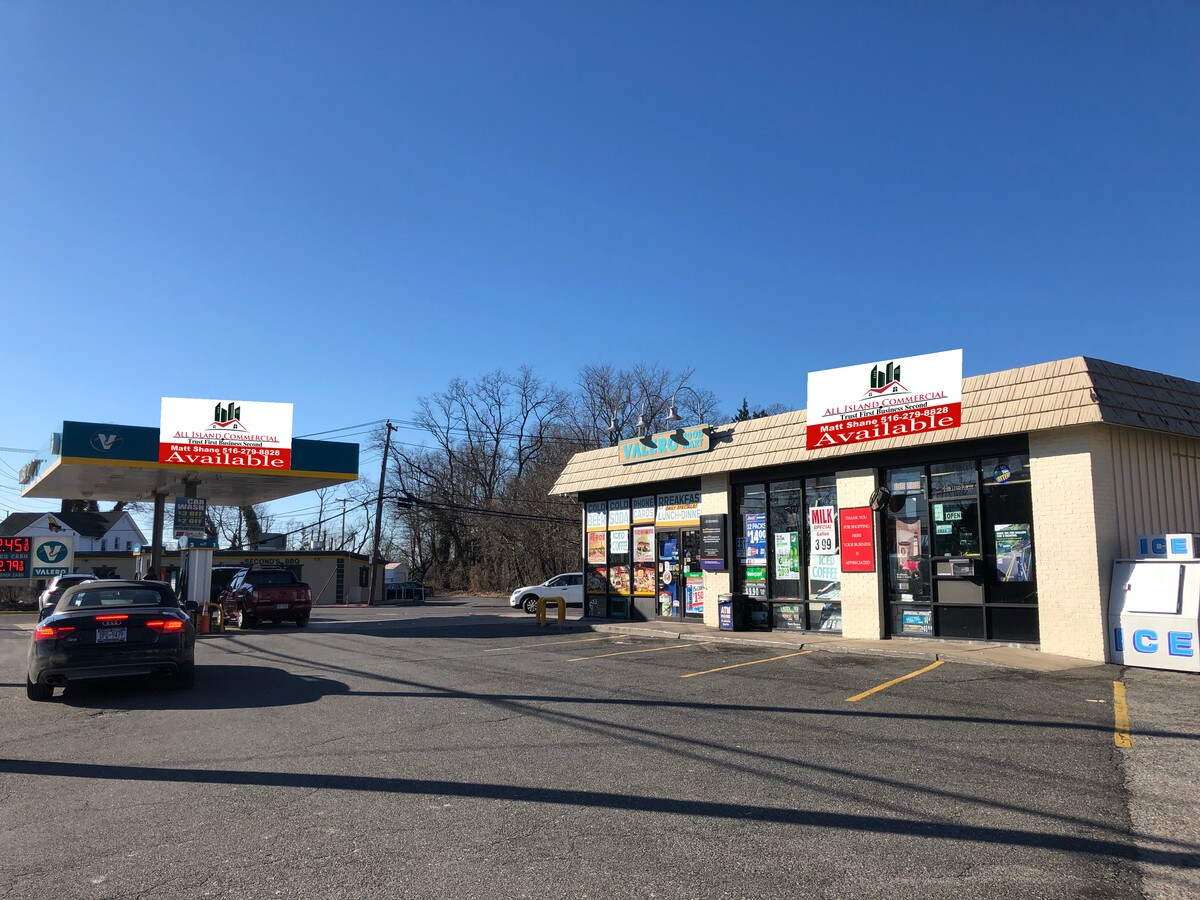 490 Broadway, Amityville, NY 11701 Valero