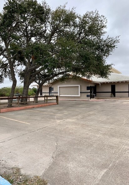 4061 Highway 35 N, Rockport, TX for lease - Building Photo - Image 3 of 18