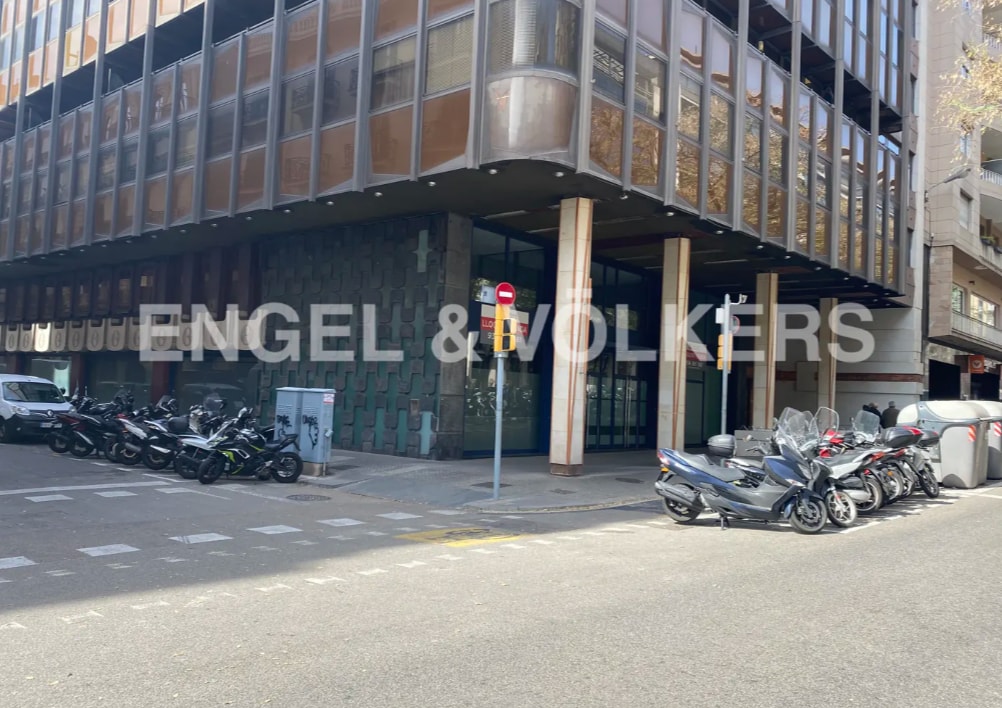 Office/Retail in Barcelona, Barcelona for lease Interior Photo- Image 1 of 10