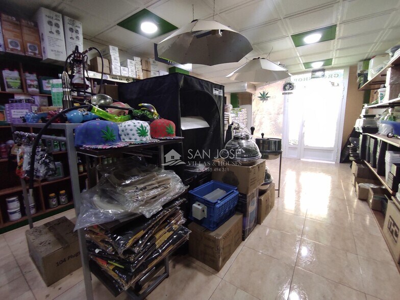 Retail in Aspe for sale - Building Photo - Image 3 of 6