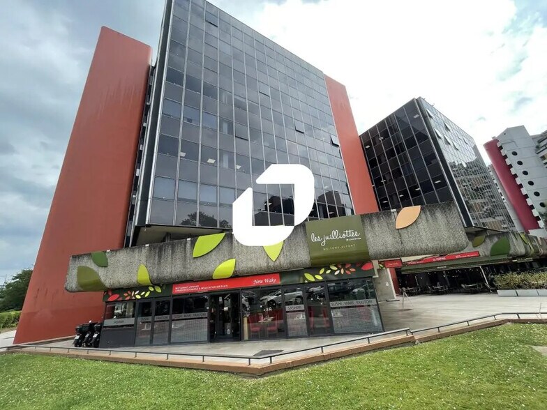 Office in Maisons-Alfort for lease - Building Photo - Image 1 of 9