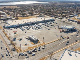 Hobby Lobby-Anchored Shopping Center - NNN Property