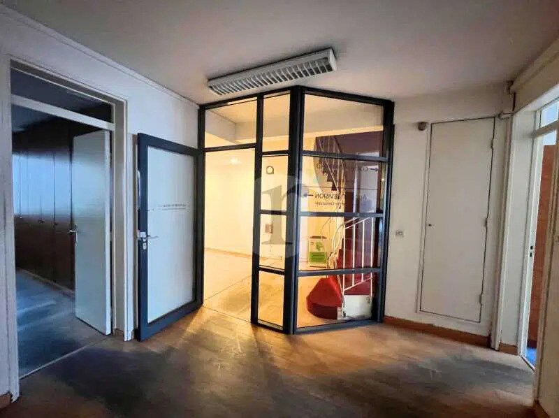 Office in Lille for sale Interior Photo- Image 1 of 6